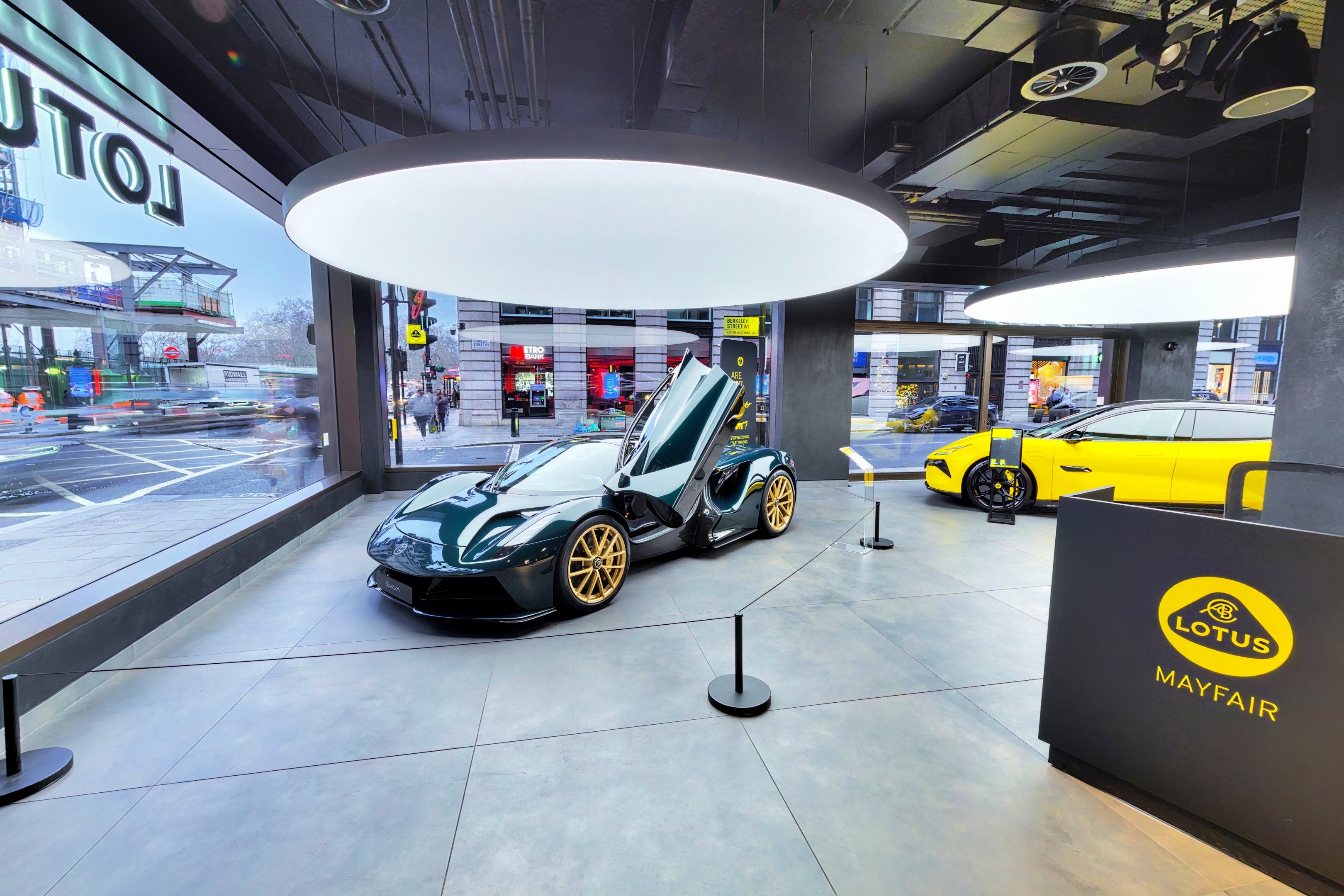 360 virtual tour for luxury car showroom