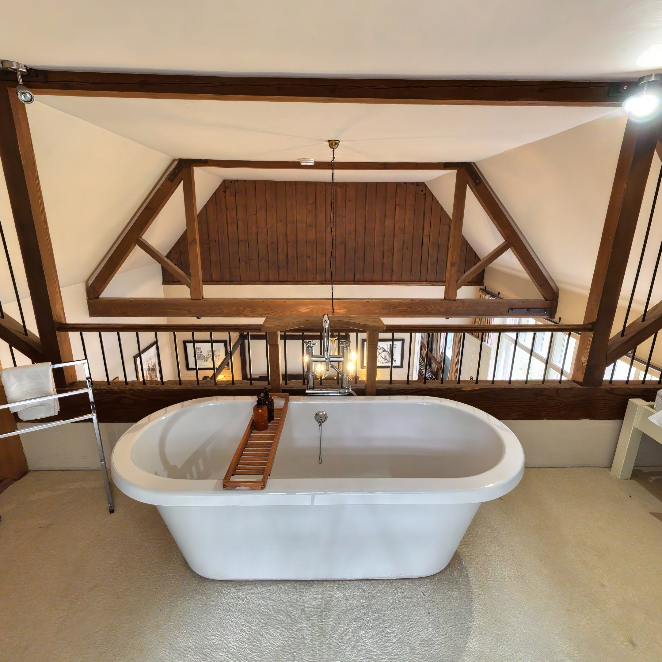 White Heron Estate freestanding bath suite captured in 360 virtual tour